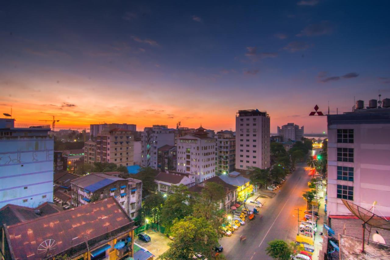 Botahtaung Hotel Yangon Exterior foto